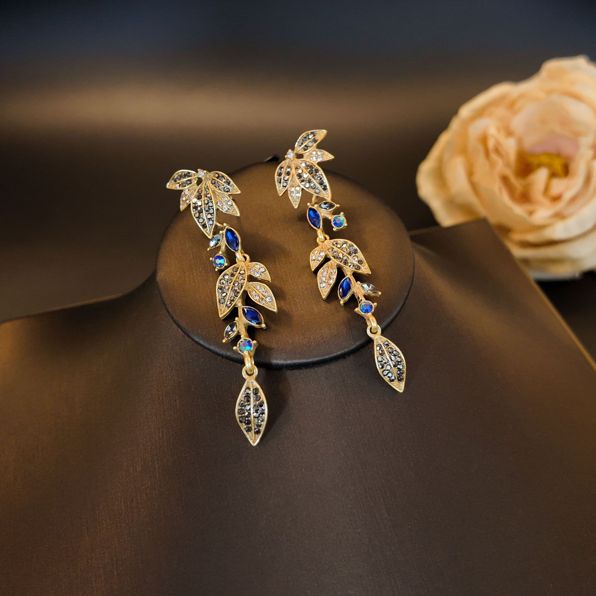 Vintage Leaf Rhinestone Jewelry Set – Necklace Bracelet Earrings Earring