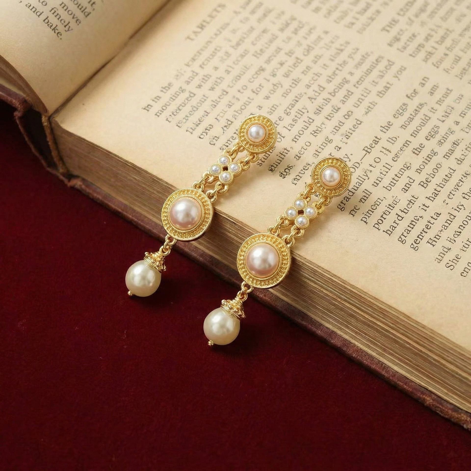 Vintage Pearl Drop Earrings – Elegant Gold Statement Jewelry