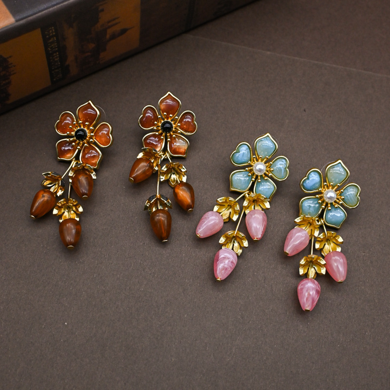 Artistic Floral Earrings Inspired by Nature