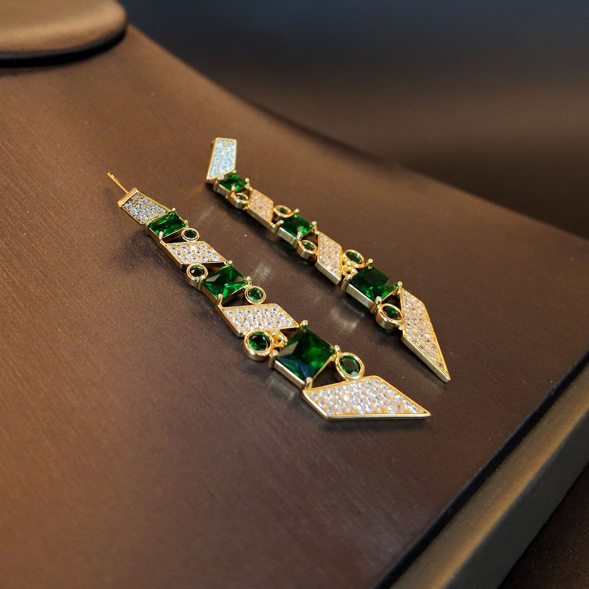 Geometric Green Stone Drop Earrings – Luxury Evening Jewelry