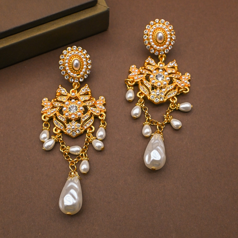Vintage Baroque Pearl Drop Earrings – Luxury Gold Statement Jewelry