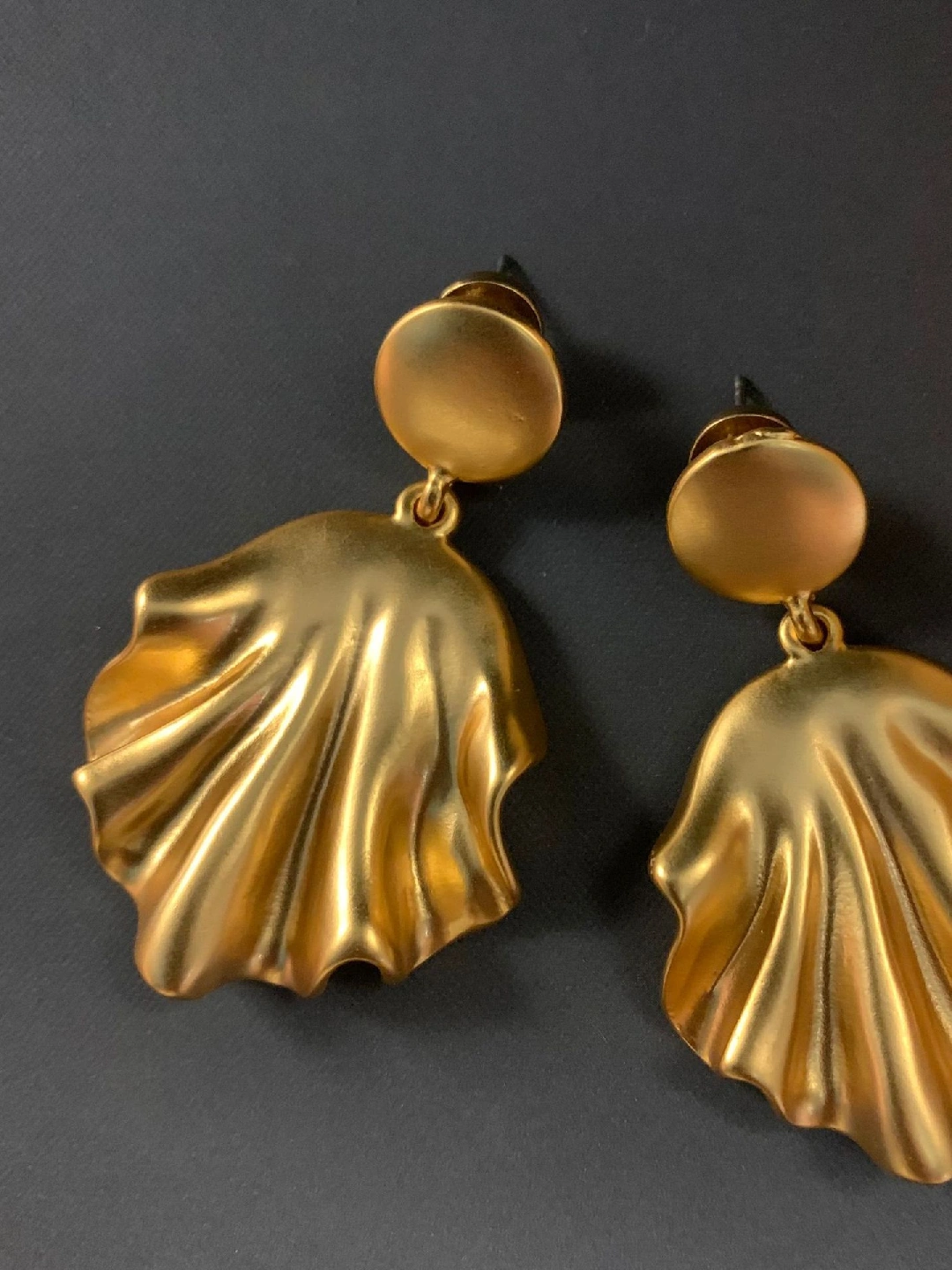 Matte Gold Shell Statement Earrings – Retro Ocean Inspired Jewelry